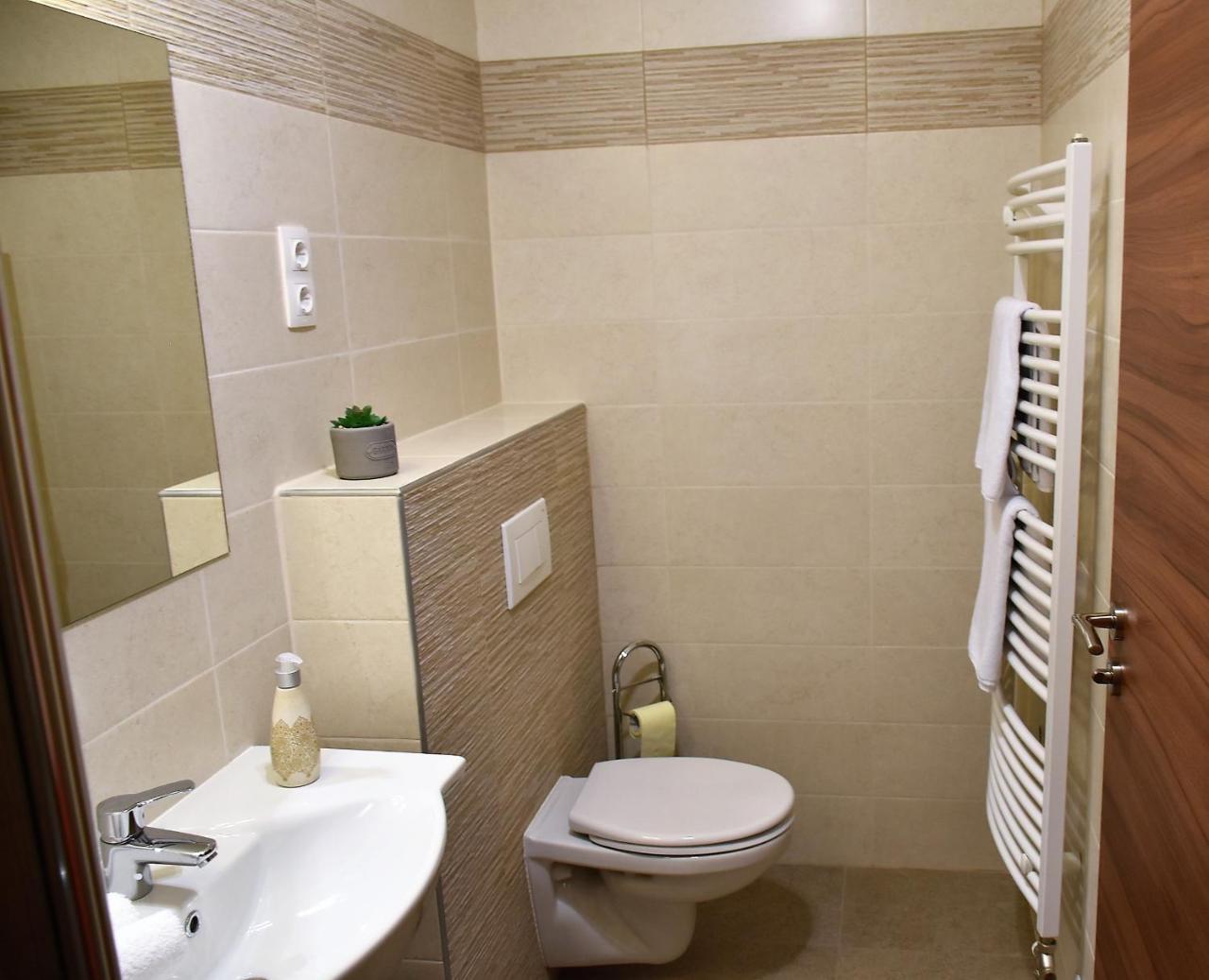La Mia Casa Vendeghaz Hotell Kaposvár Exteriör bild