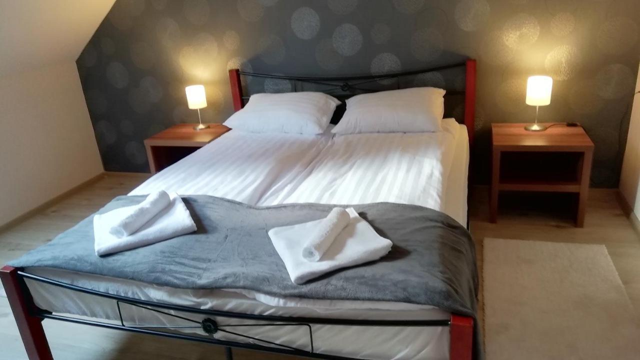 La Mia Casa Vendeghaz Hotell Kaposvár Exteriör bild
